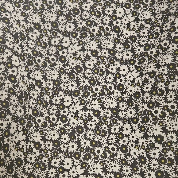 Levi's Black and White Smocked Crop Blouse - Picture 5 of 16